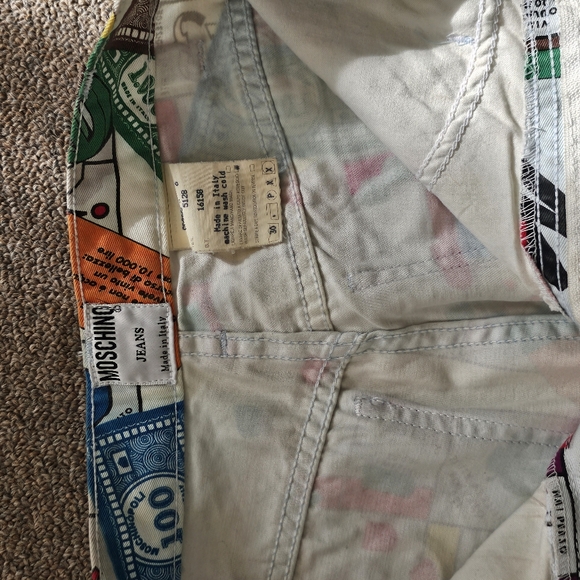 Rare Monopoly Moschino Jeans - Picture 3 of 3